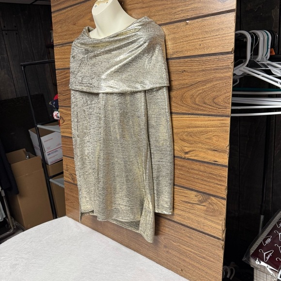 Chelsea & Theodore small Off-the-Shoulder top Cowl Neck and Long Sleeves gold - Picture 6 of 6